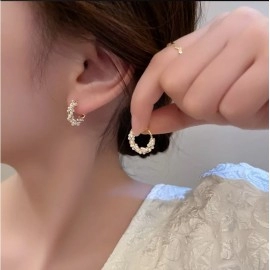 Korean New Simple Temperament Circle Pearl Earrings Fashion Small Versatile Earrings Women's Jewelry